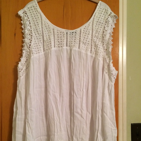 Lane Bryant Tops - LANE BRYANT TANK TOP LACY PLUS SIZE 28 NWT